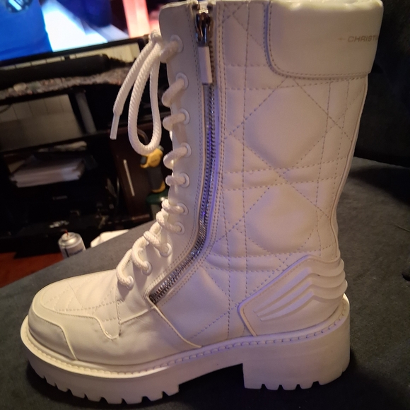 CHRISTIAN DIOR 2023 D-Leader white Cannage quilted leather ankle boots EU39 - Picture 1 of 4
